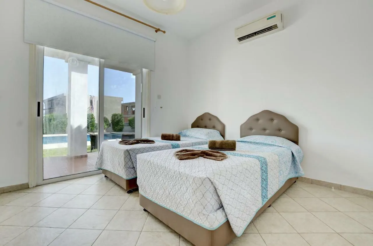 Villa Mia Ajía Nápa 0*,  Ciprus
