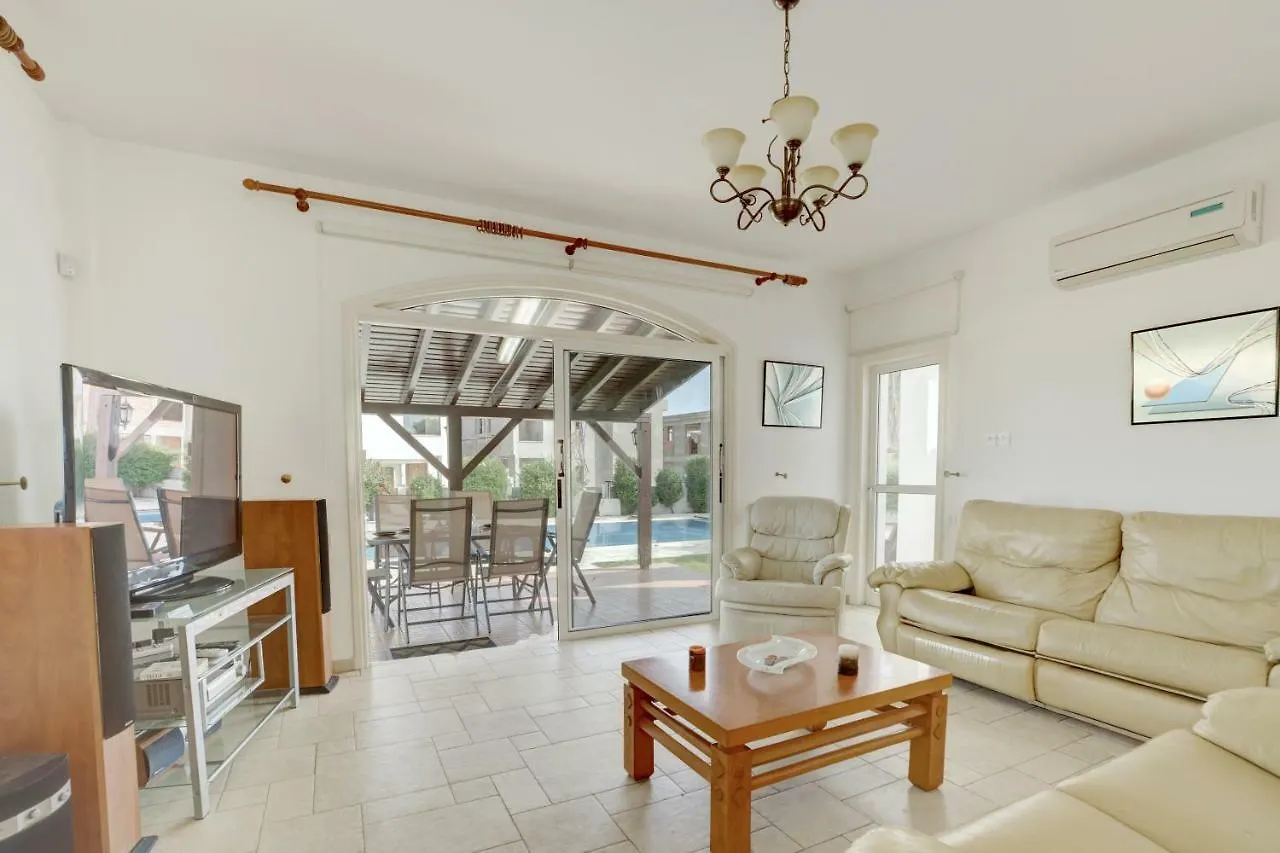 Villa Mia Ajía Nápa Ciprus